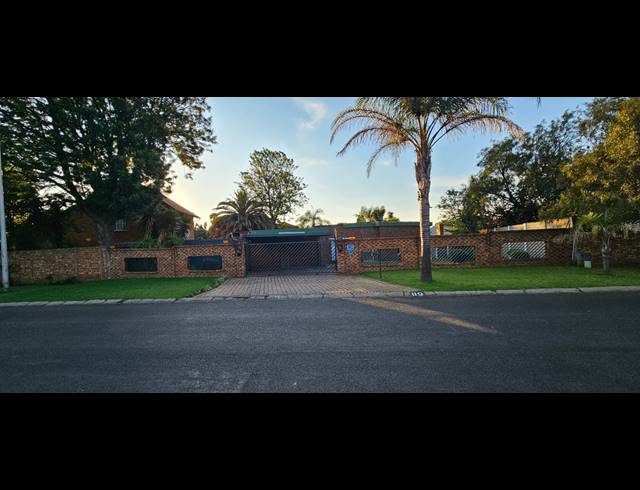 4 BEDROOM HOUSE TO LET IN SUNAIR PARK